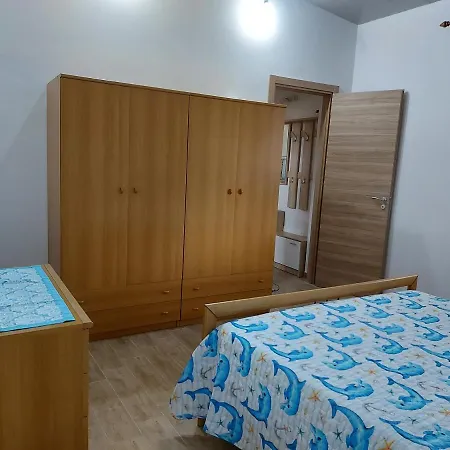 بيت للعطل Little House *