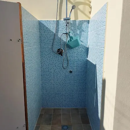 بيت للعطل Little House *